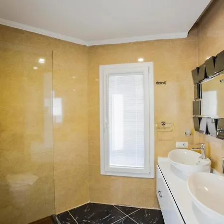 Sleeps 8 With Pool Air Con And Wifi * Kalkan