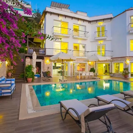 Villa Sleeps 8 With Pool Air Con And Wifi