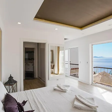 Sleeps 8 With Pool Air Con And Wifi *