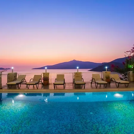 Sleeps 8 With Pool Air Con And Wifi *