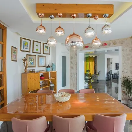 Sleeps 8 With Pool Air Con And Wifi Villa *