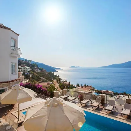 Villa Sleeps 8 With Pool Air Con And Wifi